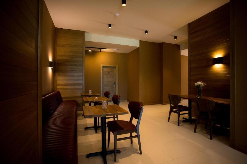 Sky Hotel Shkodër 外观 照片